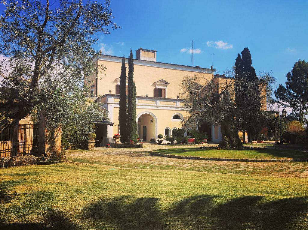 מלון מנדוריה Relais Reggia Domizia מראה חיצוני תמונה